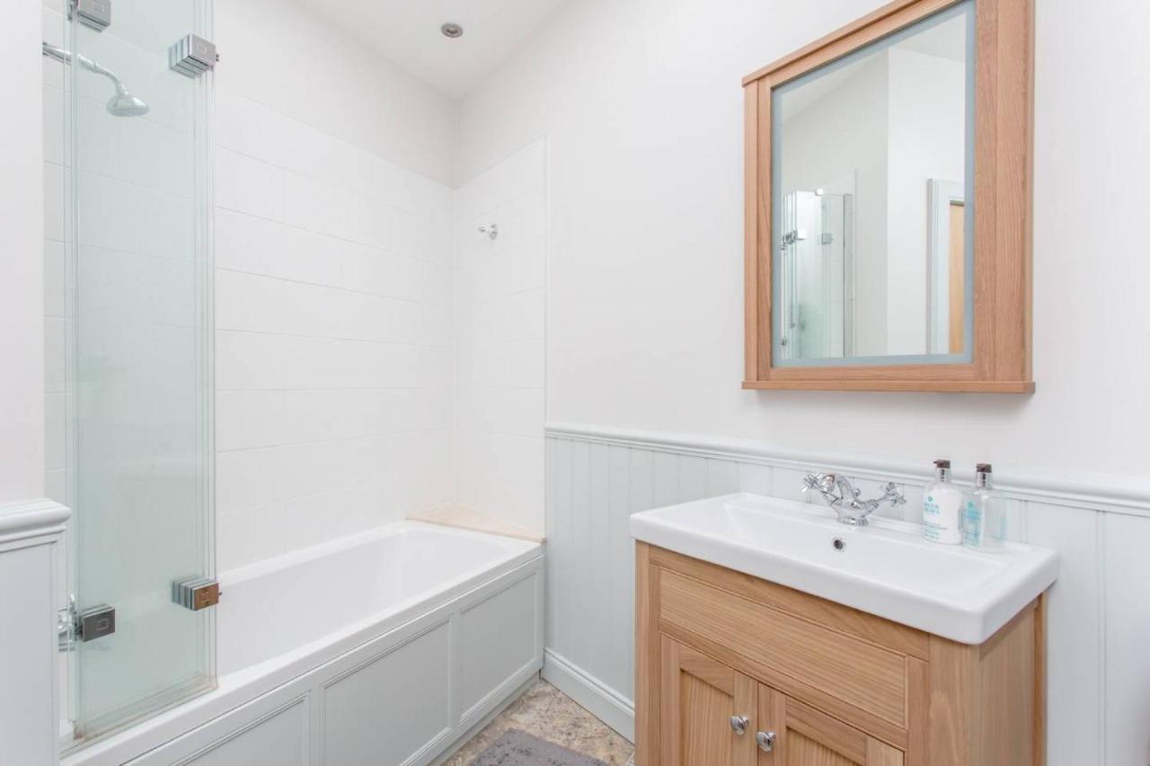 Joivy Stylish Apt In Trendy New Town Location Edimburgo Esterno foto